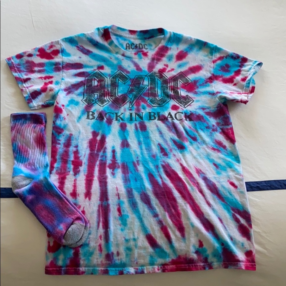 CLEARANCE!! Tie dye bundle